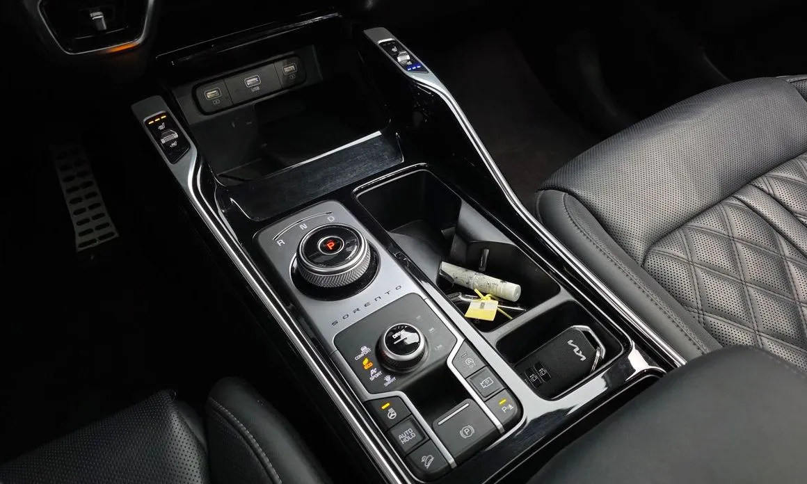 Kia Sorento — фото 9