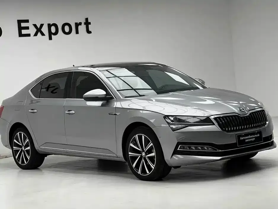 Skoda Superb — фото 8