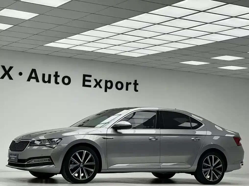 Skoda Superb — фото 9