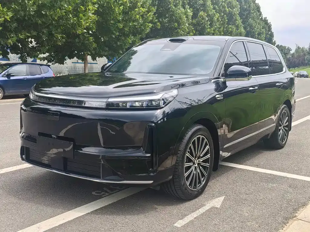 Geely Galaxy M9 — фото 1