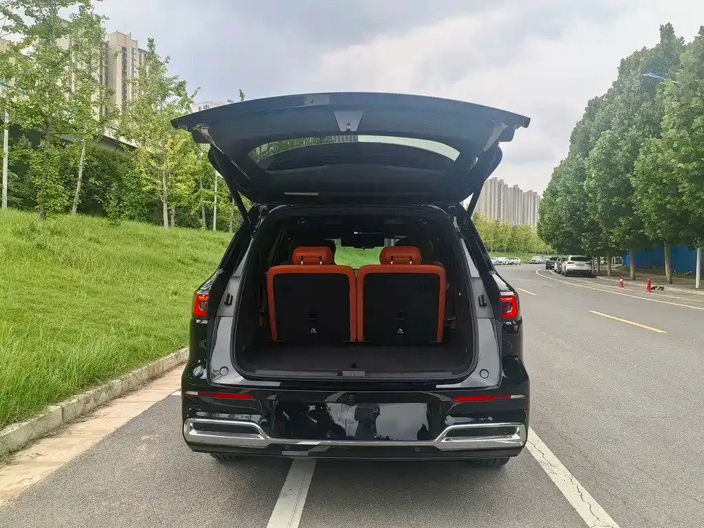 Geely Galaxy M9 — фото 10