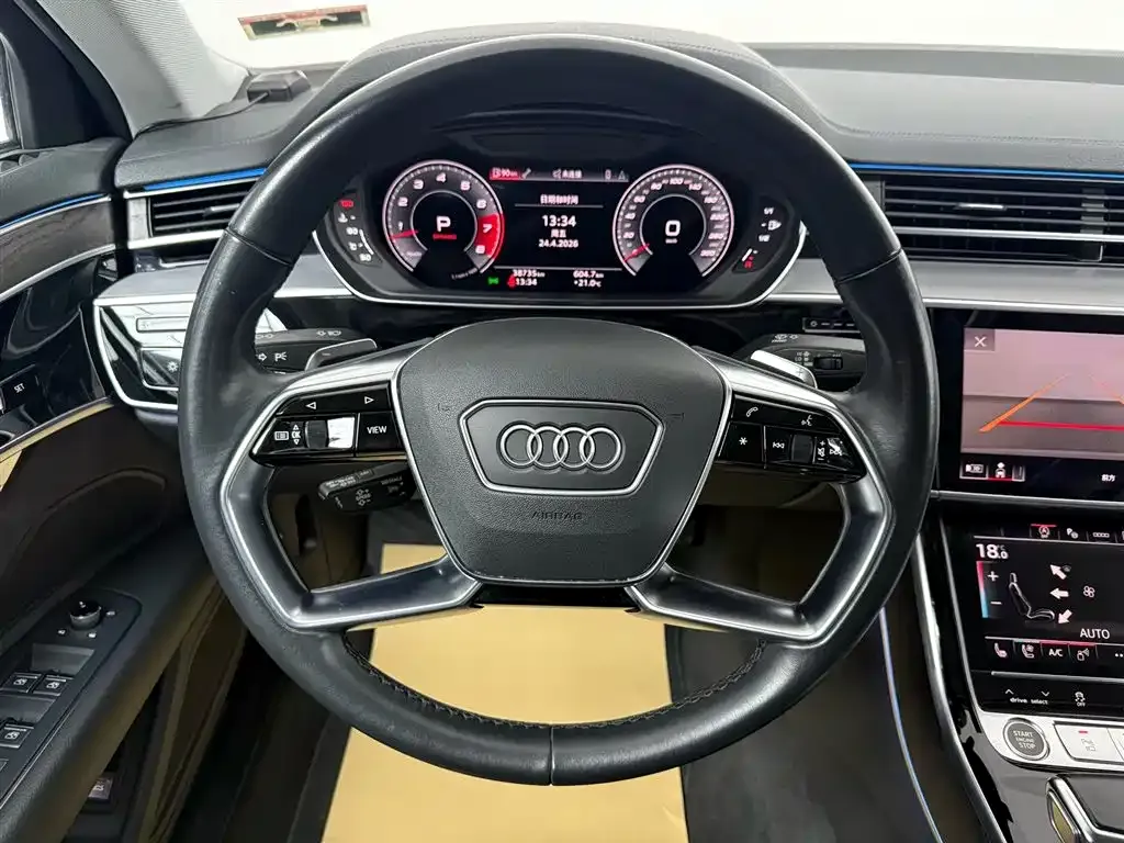 Audi A8 — фото 4