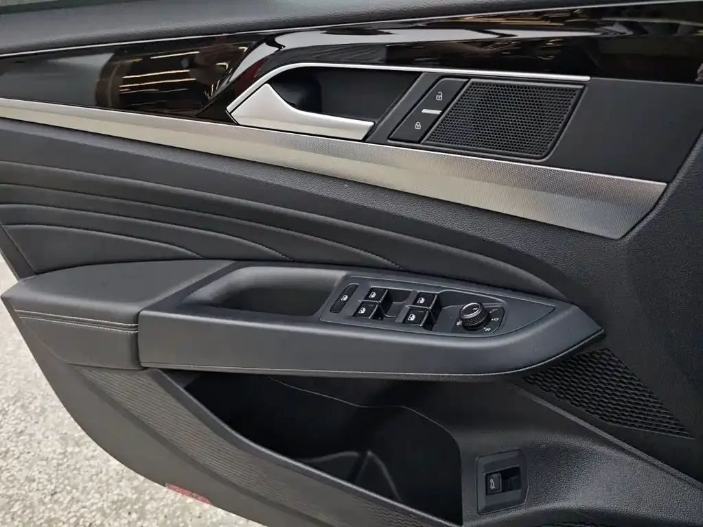 Volkswagen Passat — фото 9