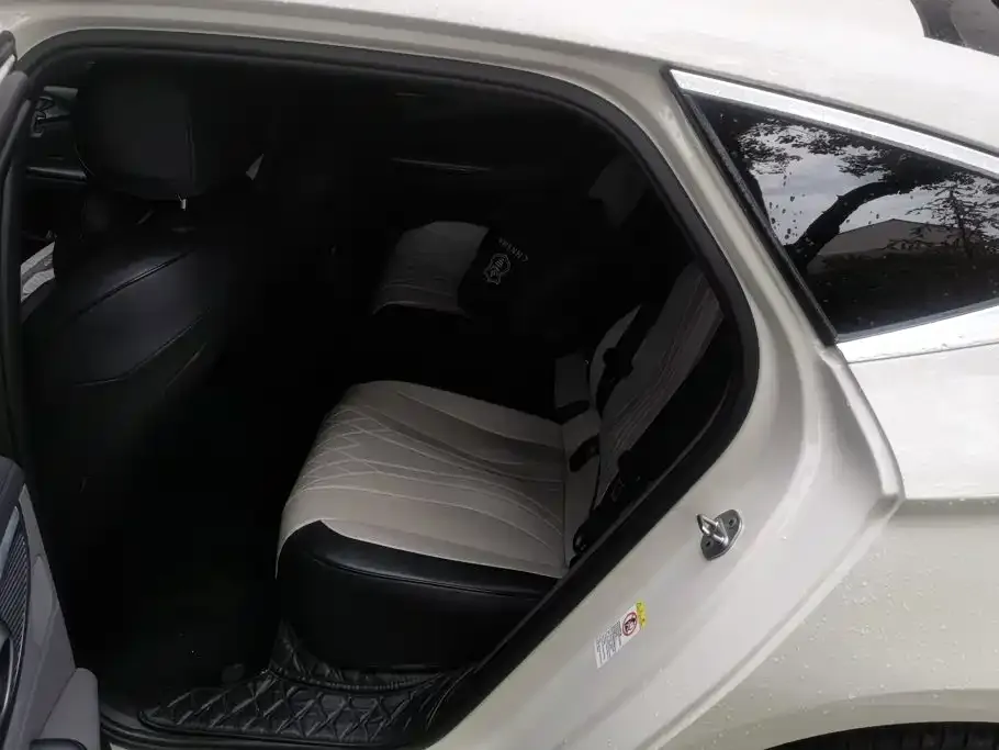 BYD Seal — фото 2