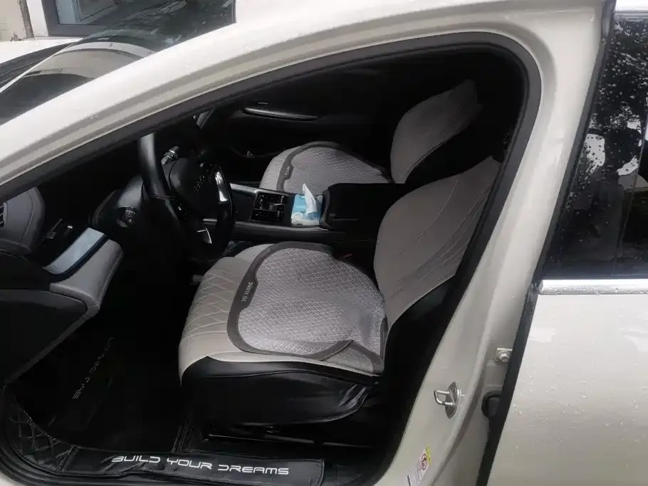 BYD Seal — фото 10