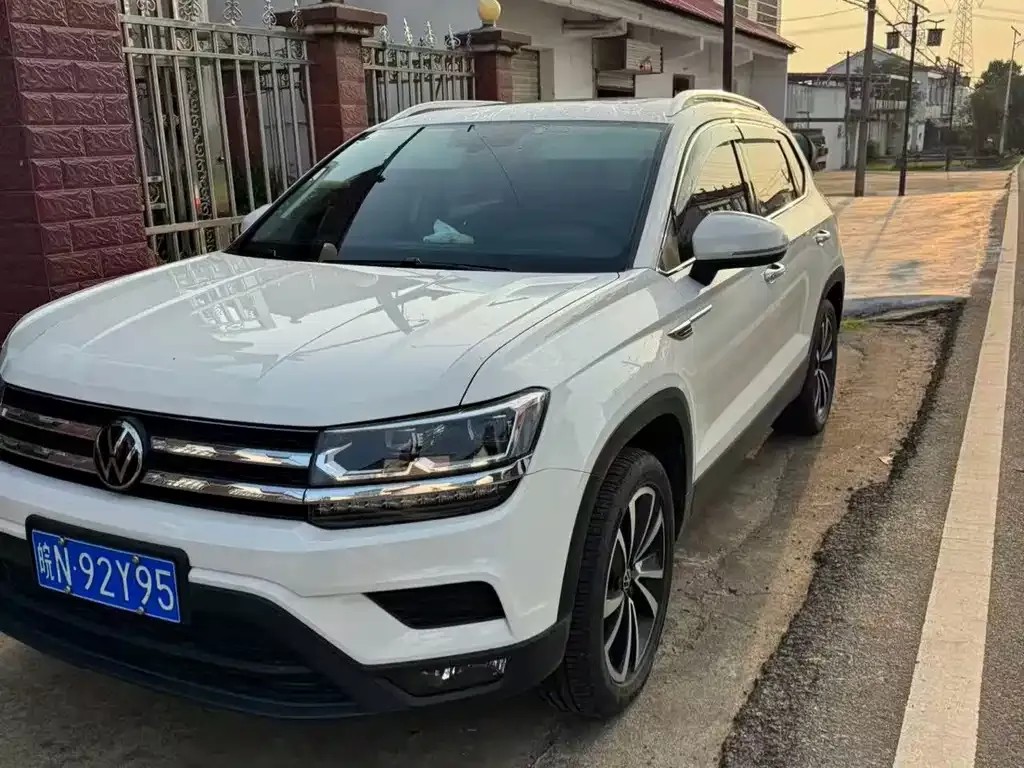 Volkswagen Tharu — фото 1