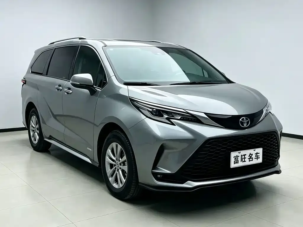 Toyota Granvia — фото 2