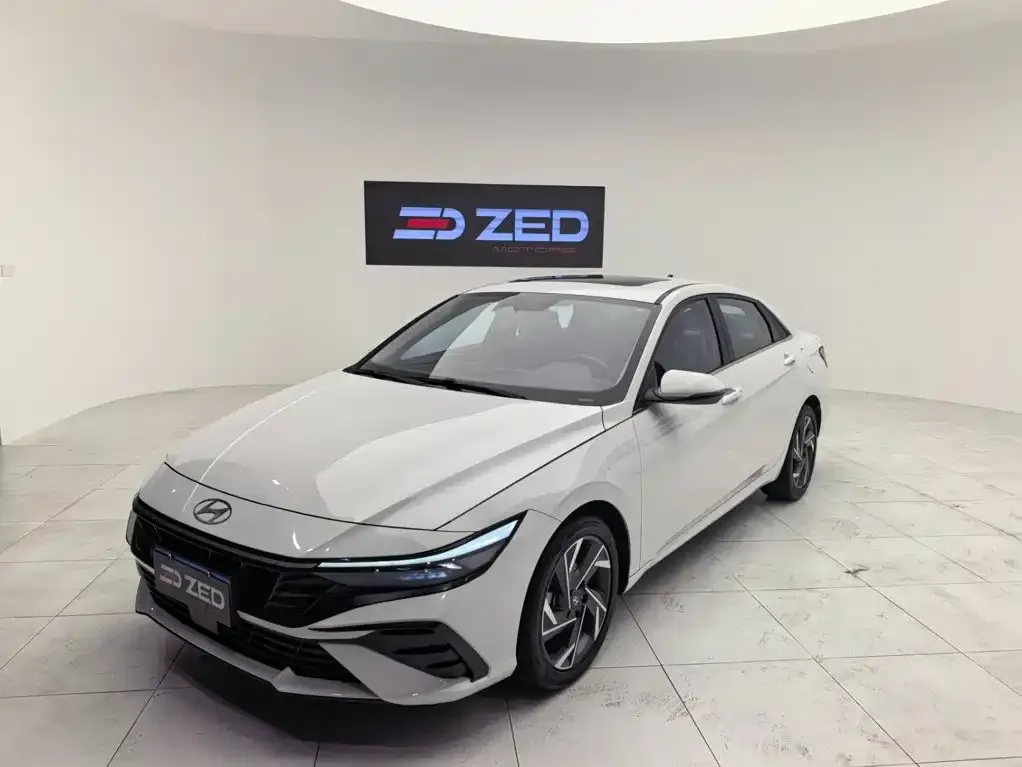 Hyundai Elantra — фото 7