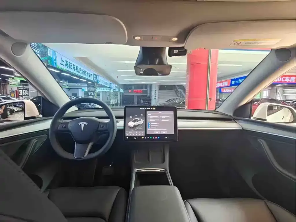 Tesla Model Y — фото 6