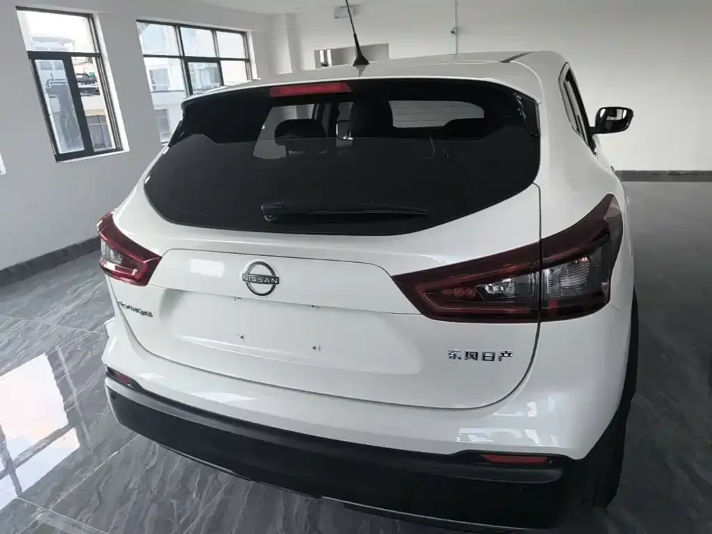 Nissan Qashqai — фото 7