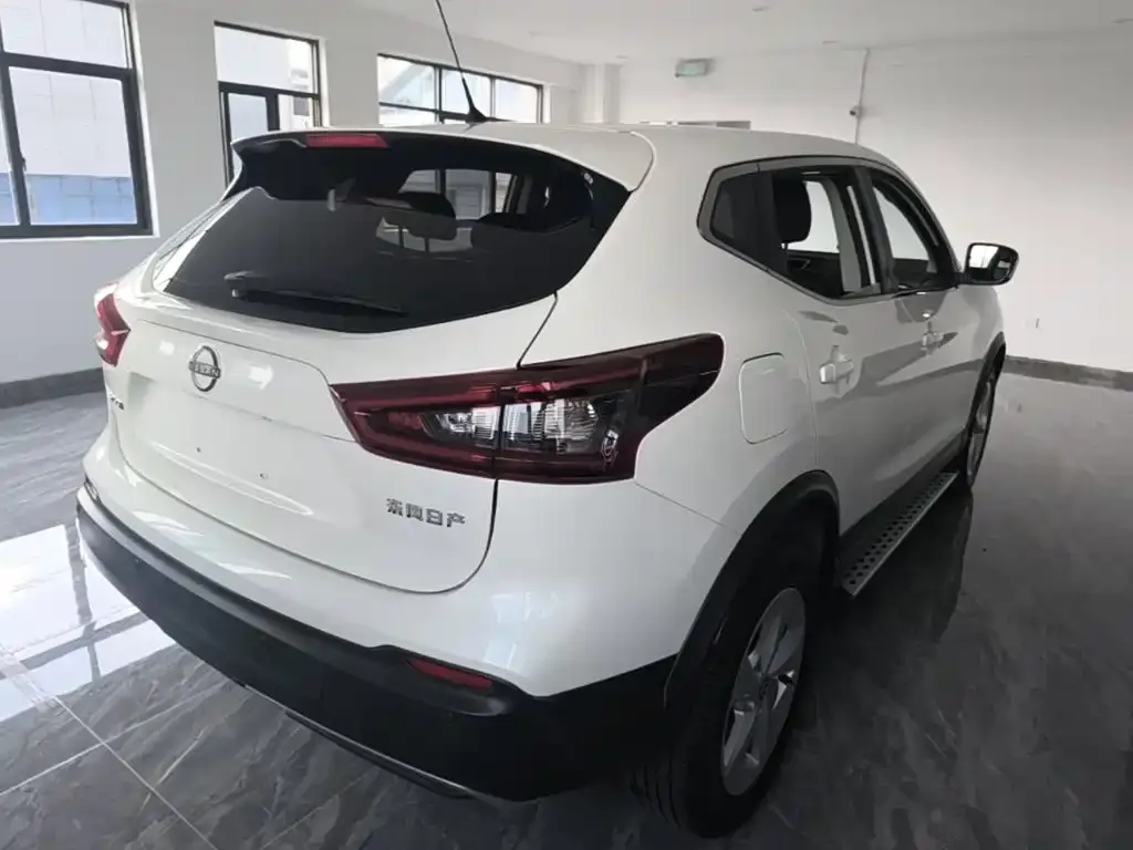 Nissan Qashqai — фото 2