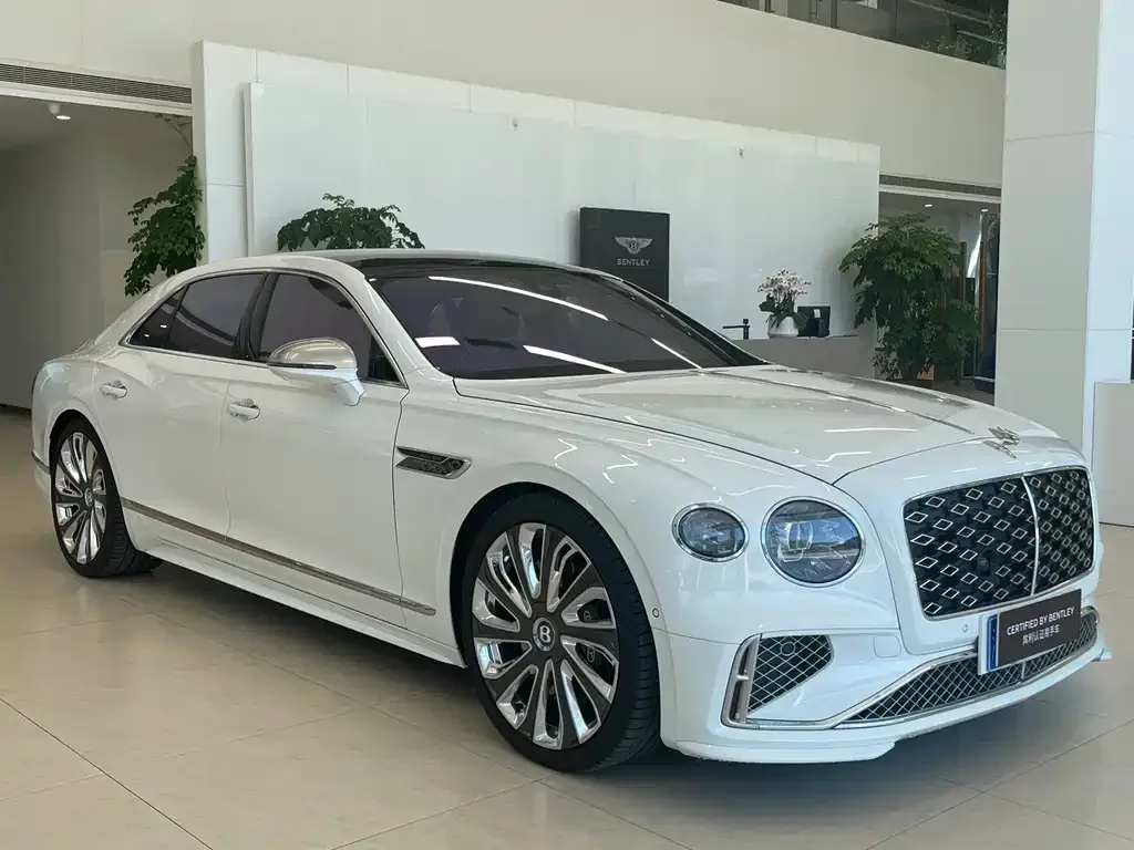 Bentley Flying Spur PHEV — фото 5