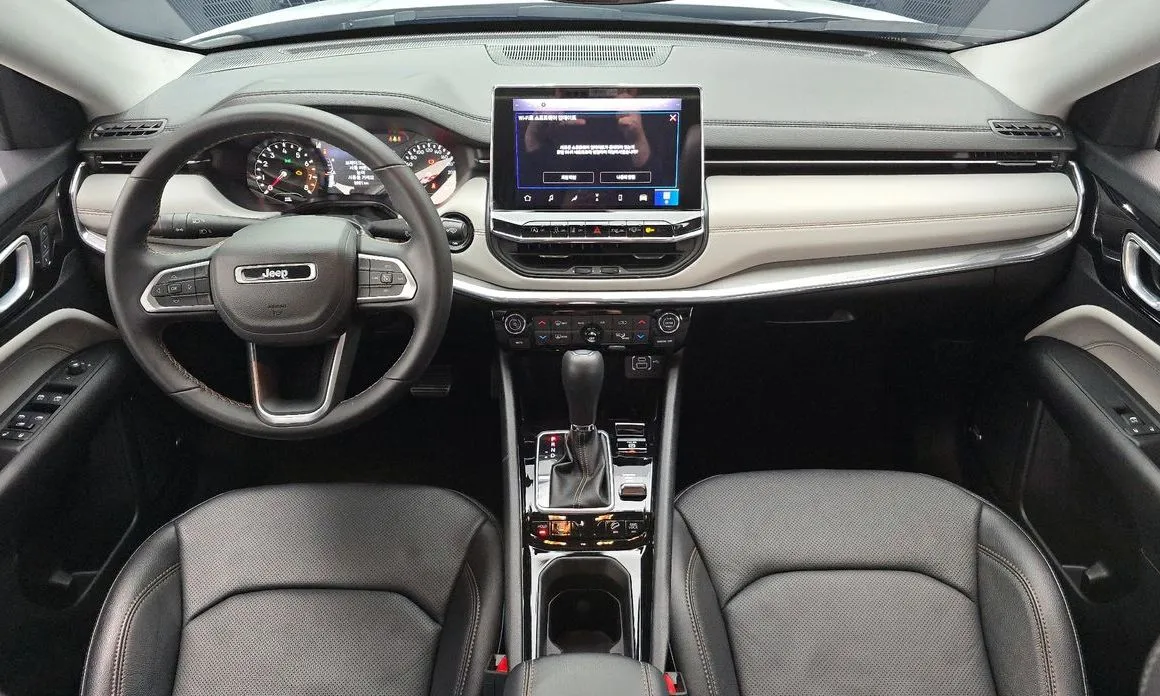 Jeep Compass — фото 9