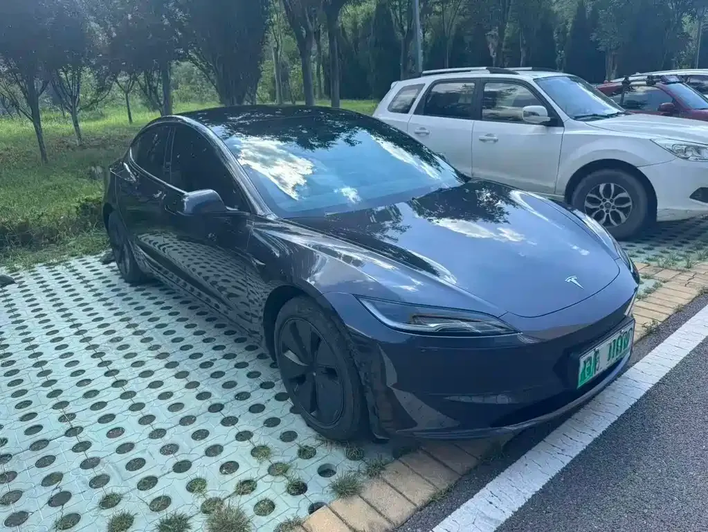 Tesla Model 3 — фото 3