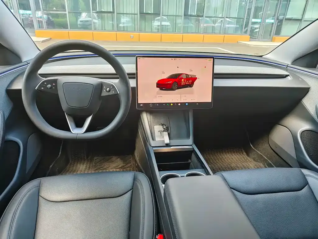 Tesla Model 3 — фото 7