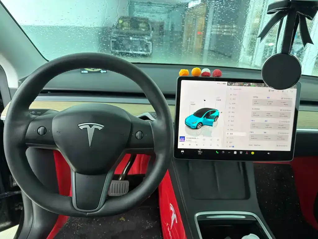Tesla Model Y — фото 6