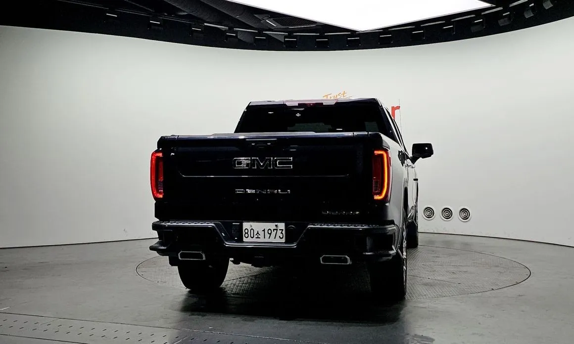GMC Sierra — фото 3
