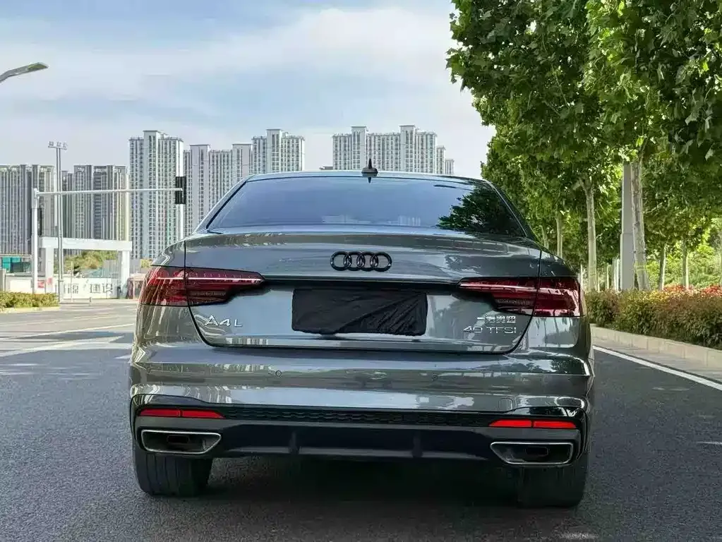 Audi A4L — фото 2