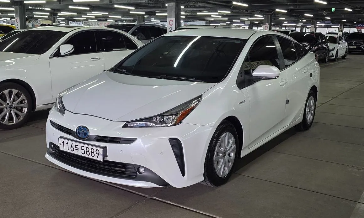 Toyota Prius — фото 1