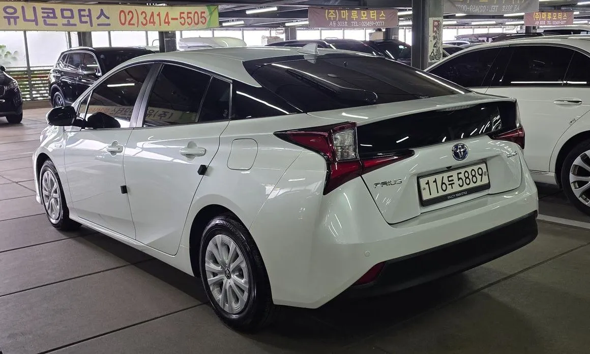 Toyota Prius — фото 10