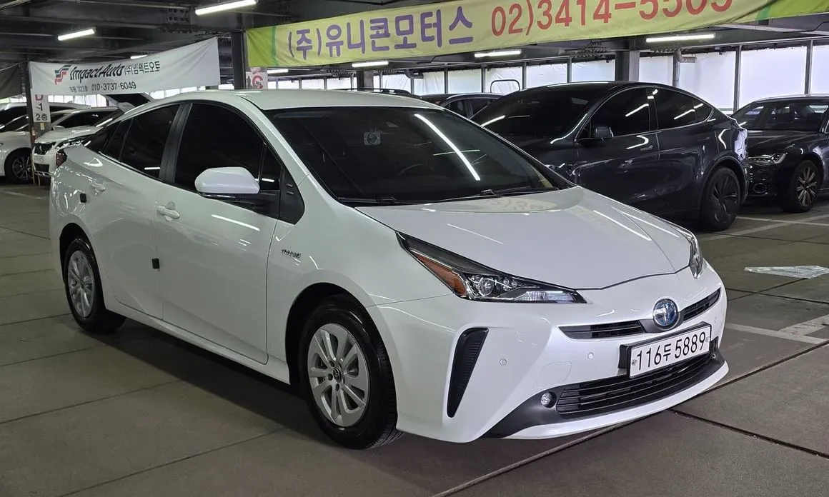 Toyota Prius — фото 5