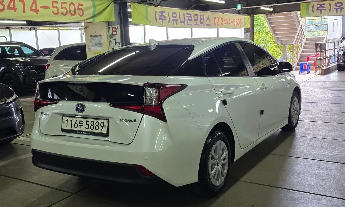 Toyota Prius — фото 9