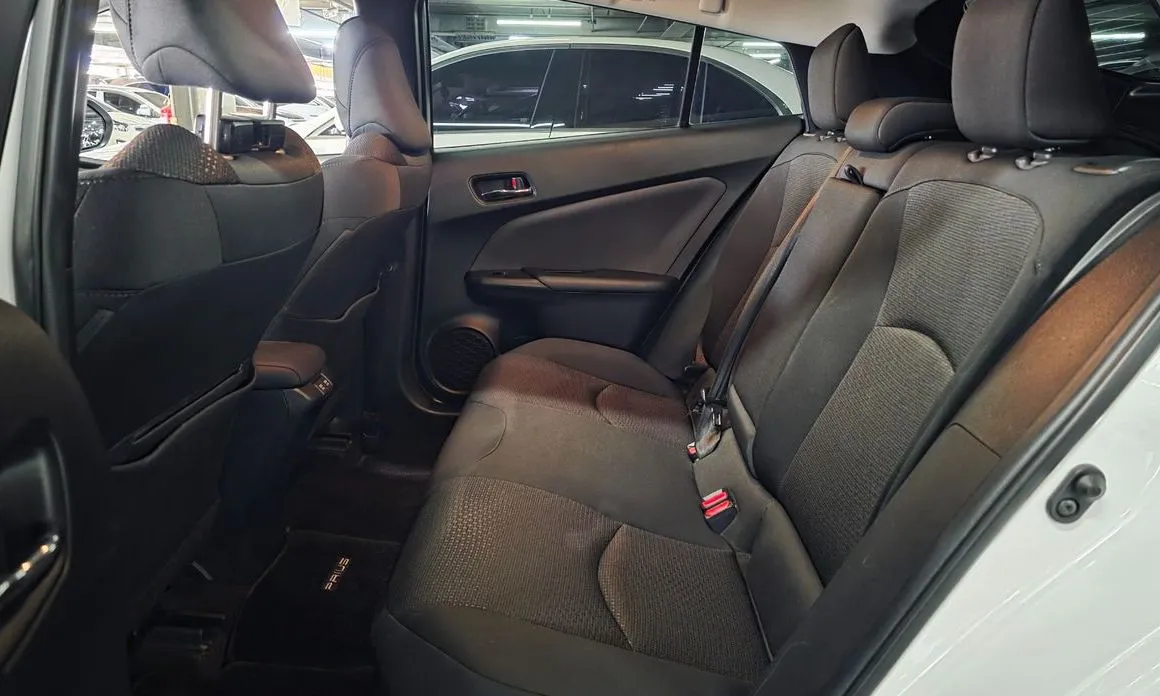 Toyota Prius — фото 7