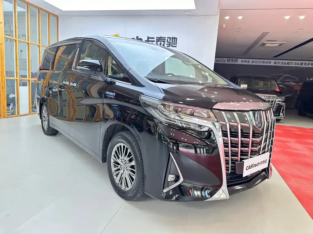 Toyota Alphard — фото 6