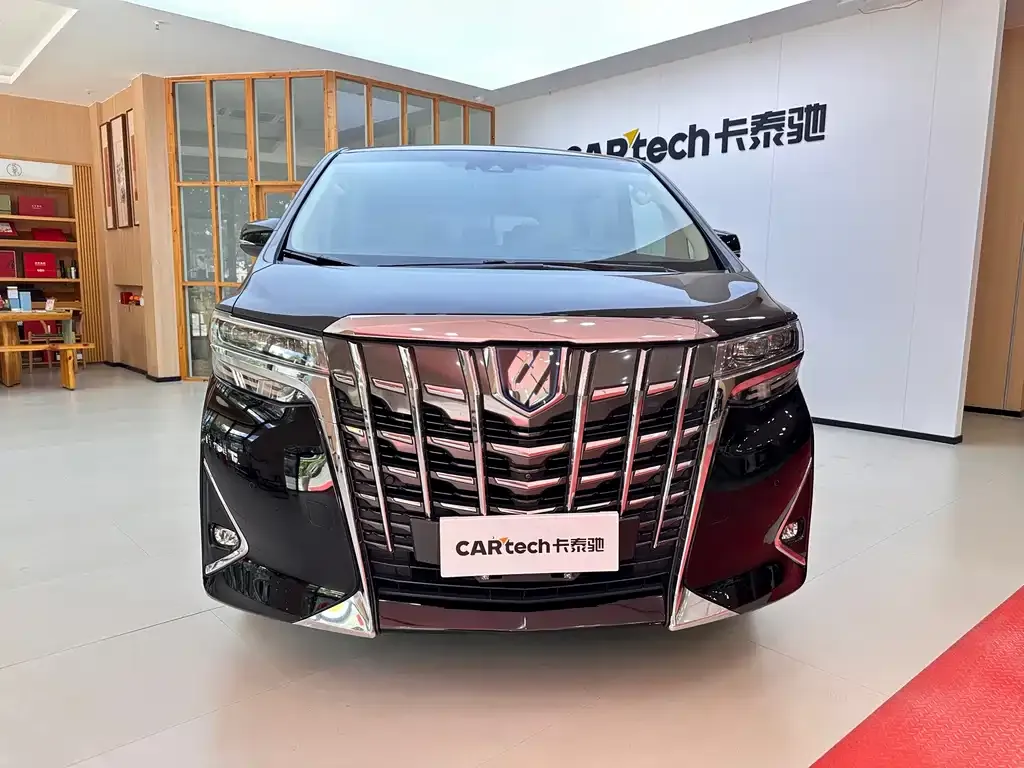 Toyota Alphard — фото 2