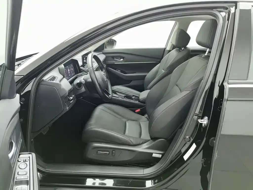 Honda Accord — фото 8
