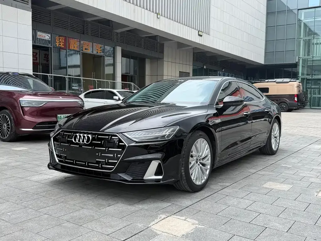 Audi A7L — фото 1