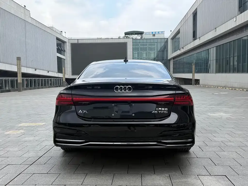 Audi A7L — фото 5
