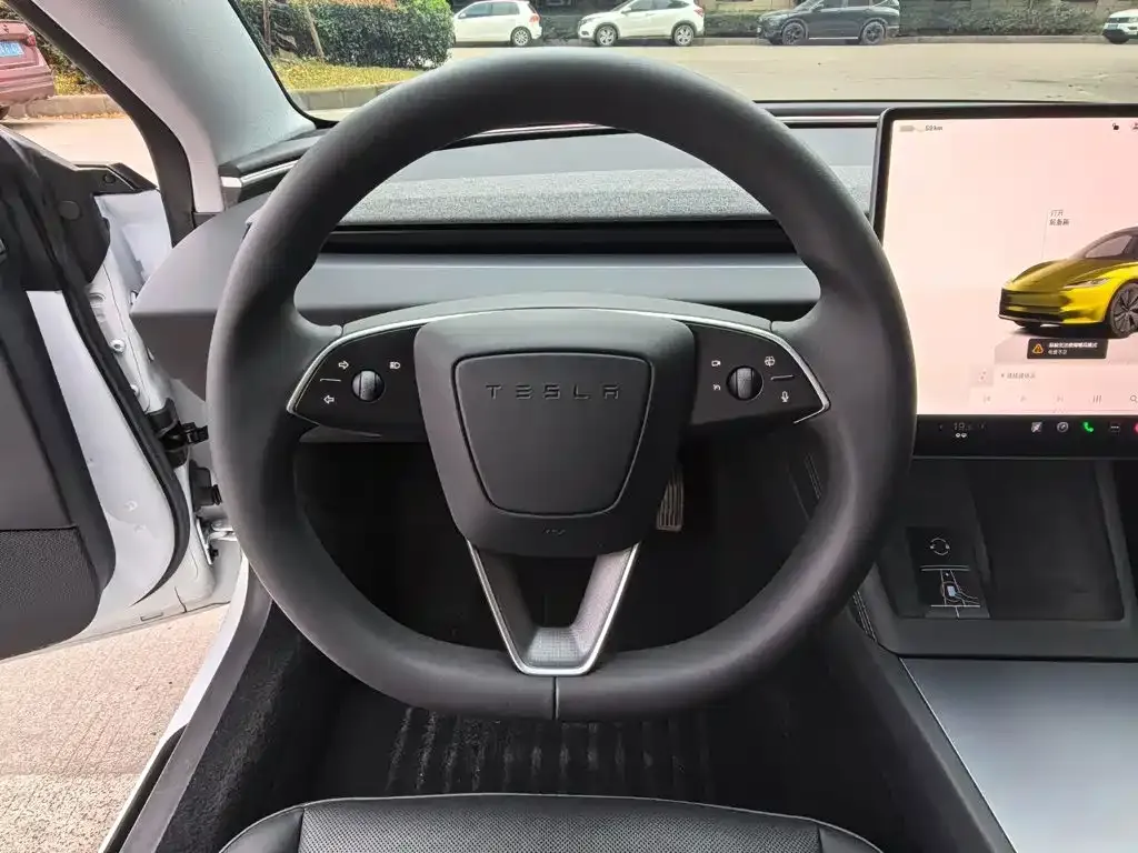 Tesla Model 3 — фото 8