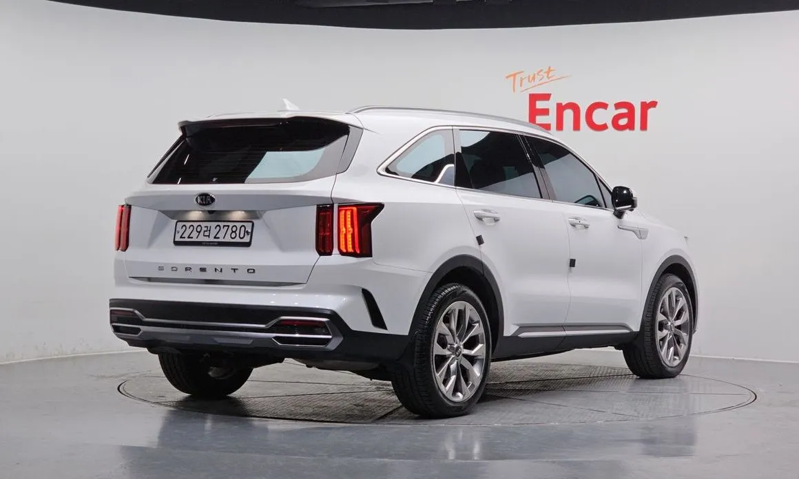Kia Sorento — фото 8