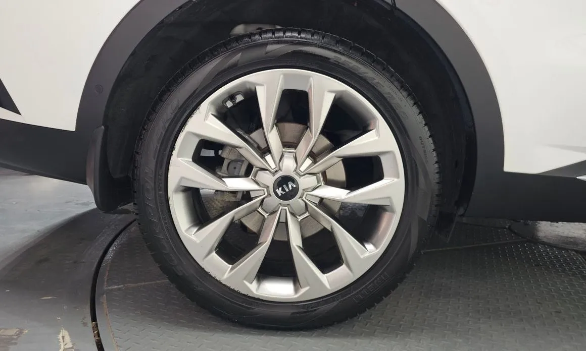 Kia Sorento — фото 7