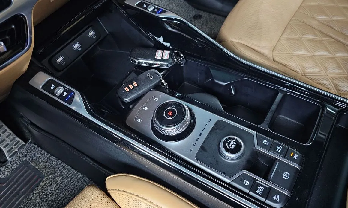 Kia Sorento — фото 6