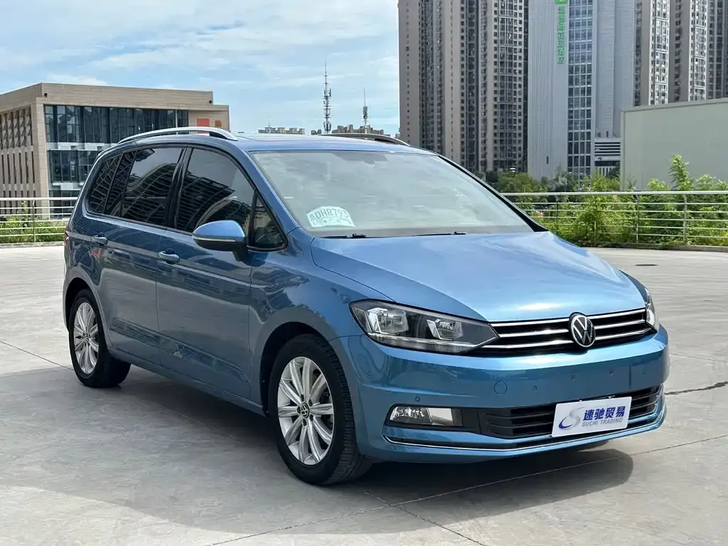 Volkswagen Touran — фото 3