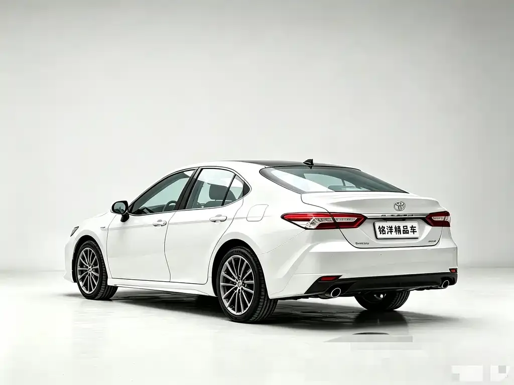 Toyota Camry — фото 2