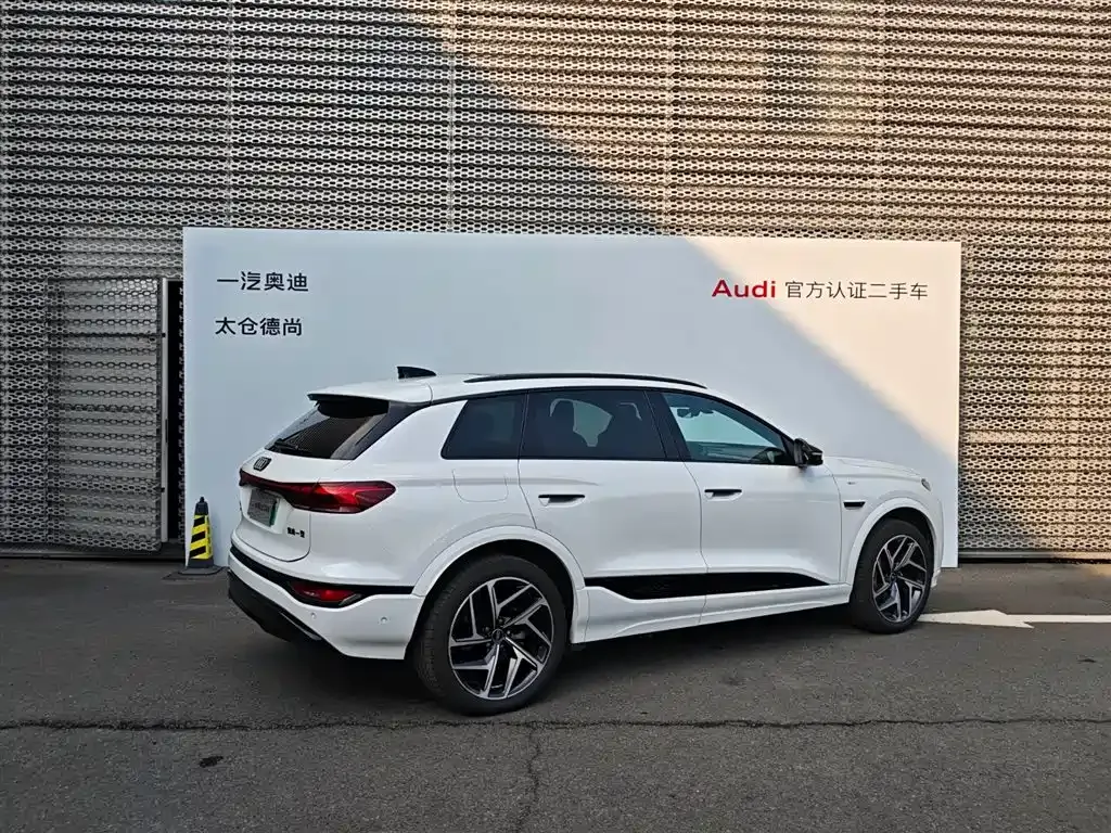 Audi Q6L e-tron — фото 4
