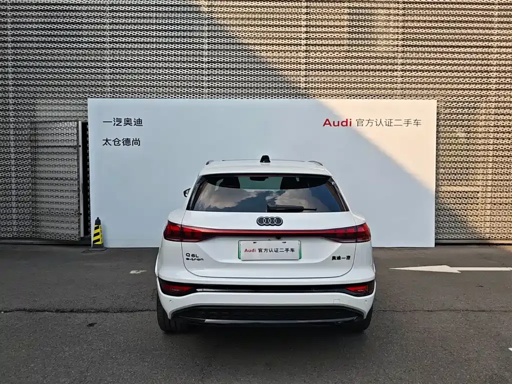 Audi Q6L e-tron — фото 9