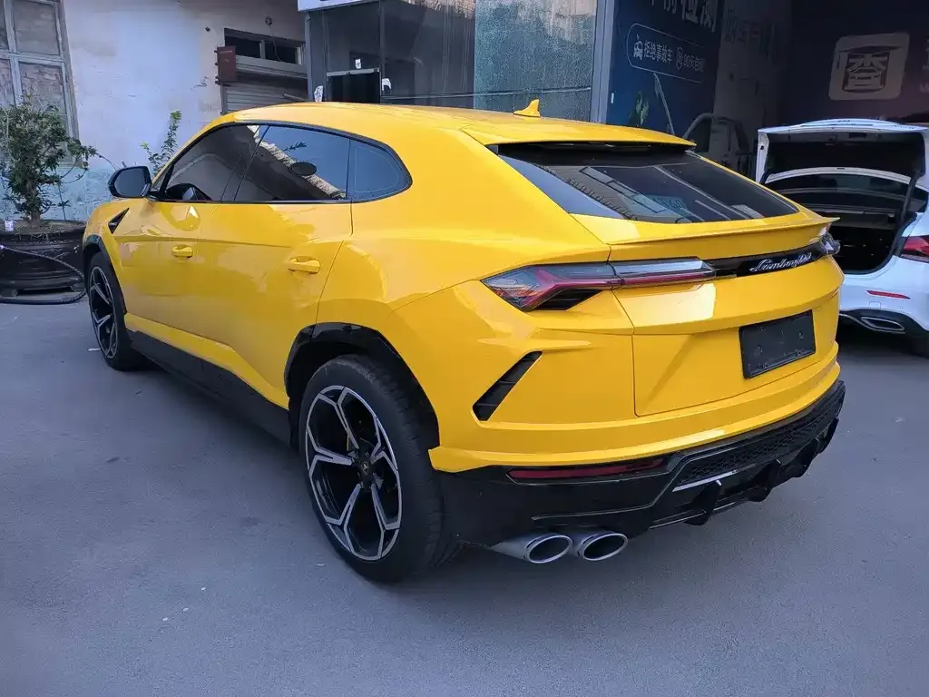 Lamborghini Urus — фото 6