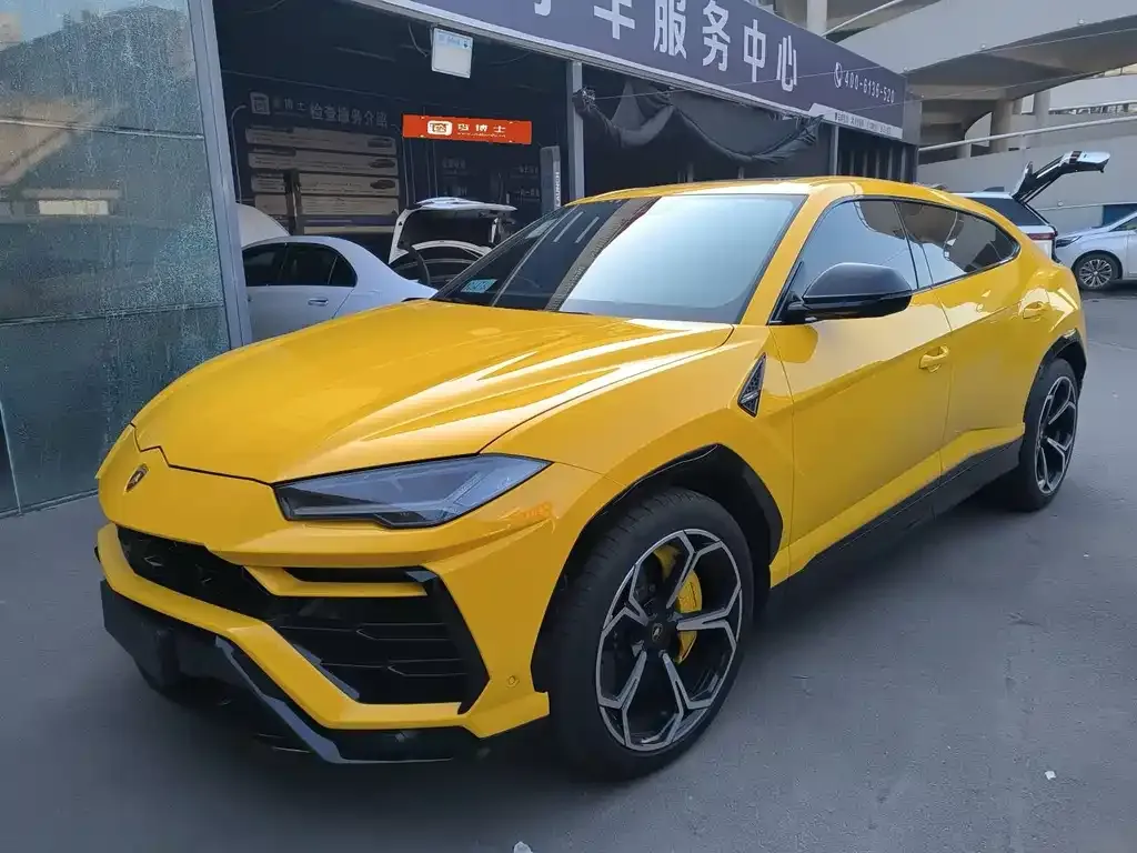 Lamborghini Urus — фото 8