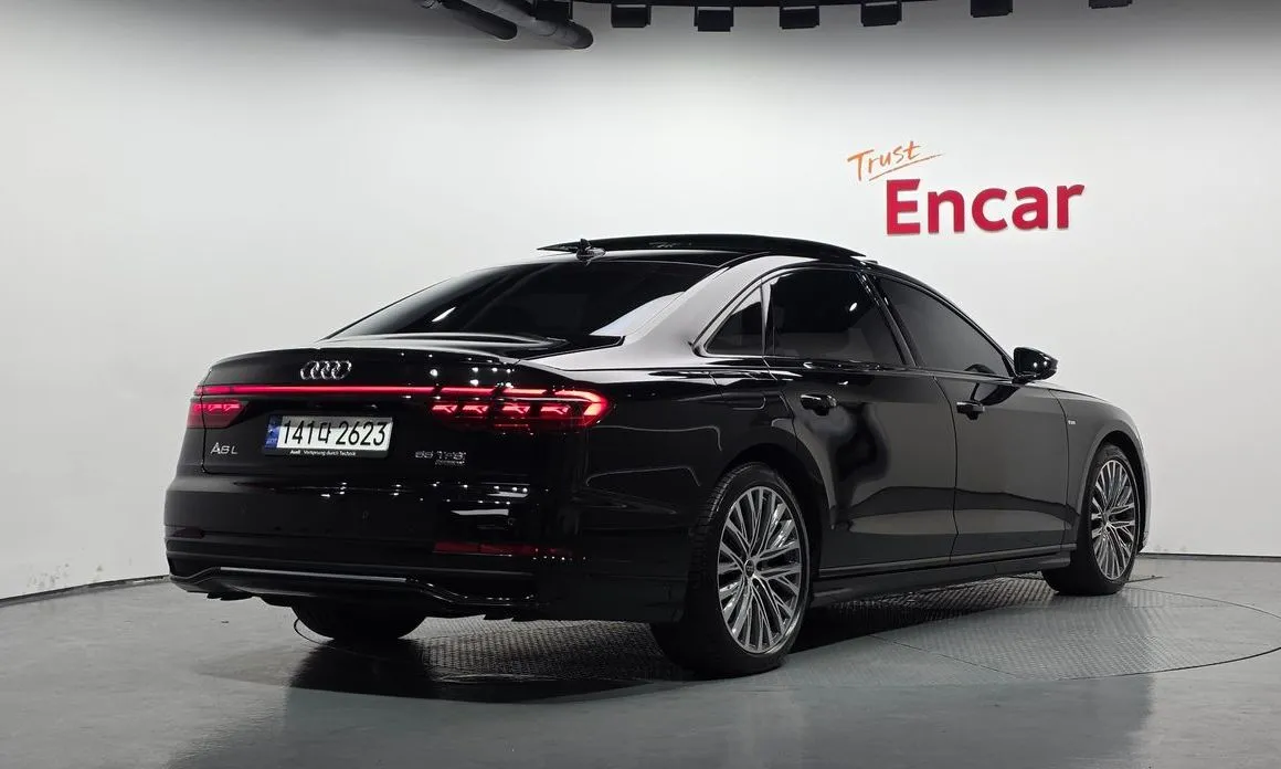 Audi A8 — фото 9