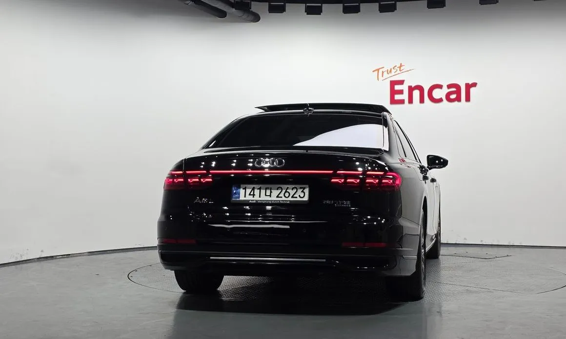 Audi A8 — фото 3