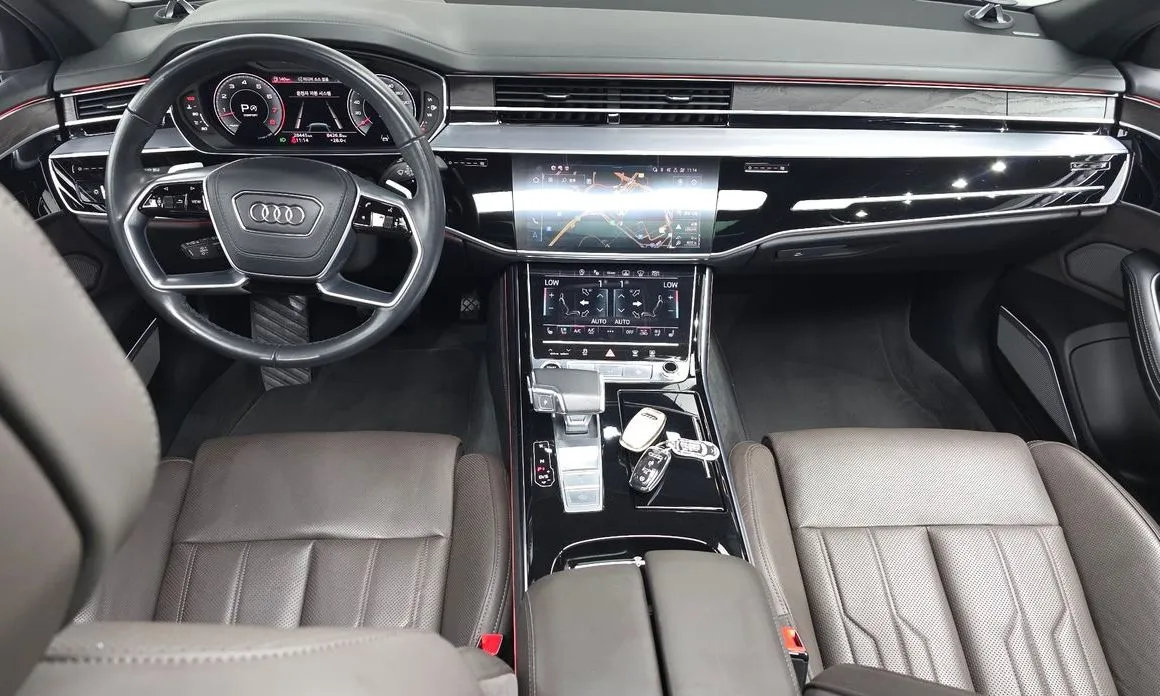 Audi A8 — фото 10