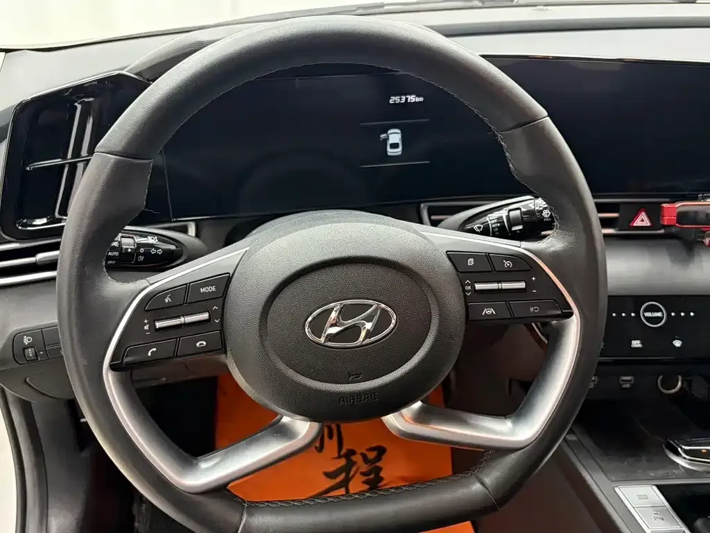 Hyundai Elantra — фото 9