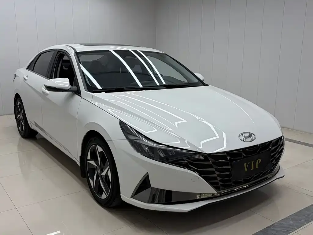 Hyundai Elantra — фото 2