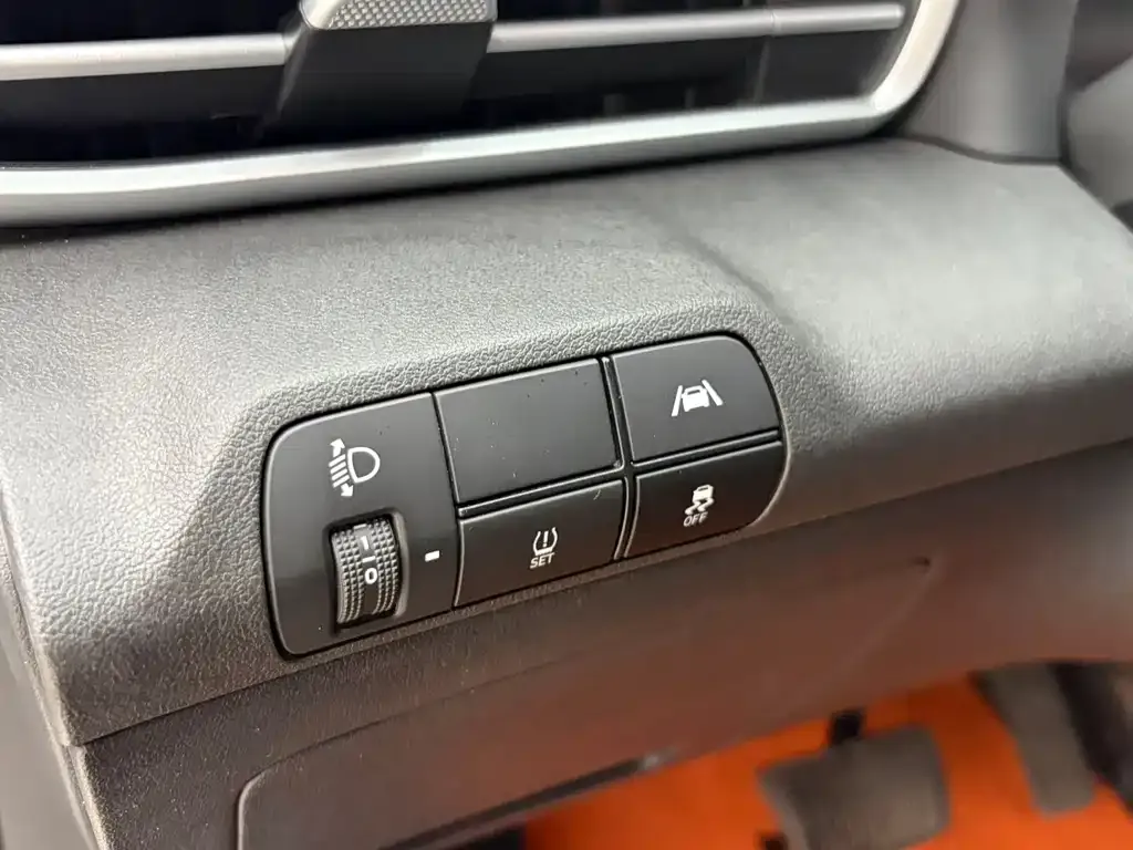 Hyundai Elantra — фото 4
