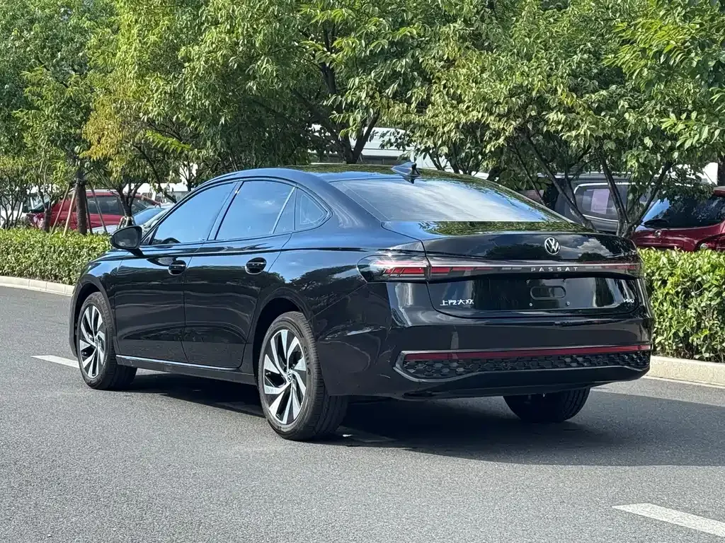 Volkswagen Passat — фото 5