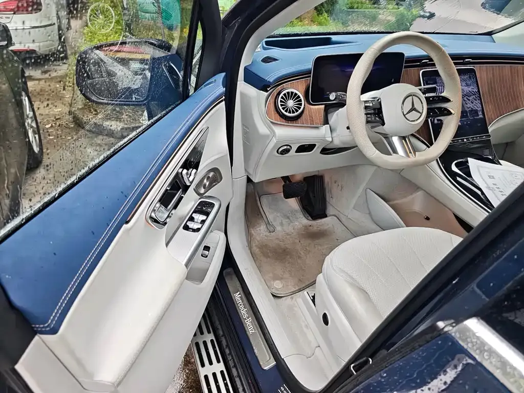 Mercedes-Benz EQE SUV — фото 4